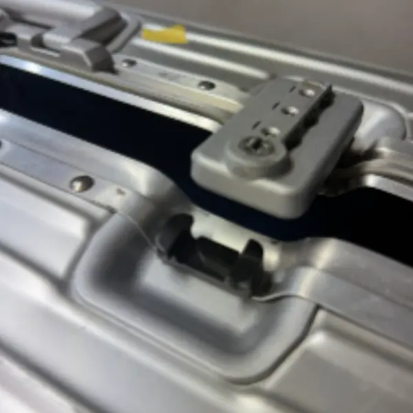 RIMOWA 鍵交換修理(閉まらない) 修理後