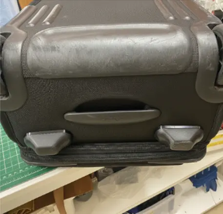 TUMI フットパーツ交換修理 修理後