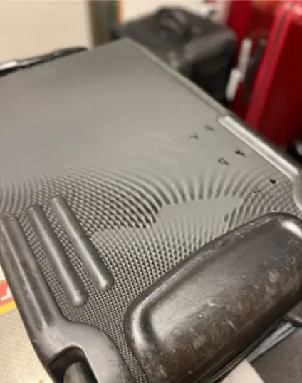 TUMI フットパーツ交換修理