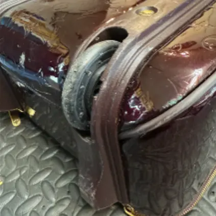 LOUIS VUITTON キャスター交換修理