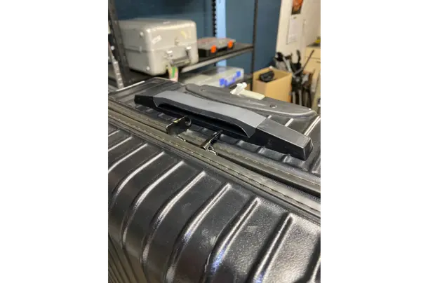 RIMOWA サルサ(旧モデル)樹脂ハンドル交換 修理後