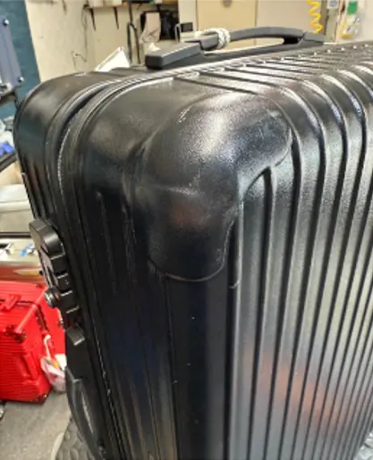 RIMOWA 凹み修理(矯正のみ・板金調整) 修理後