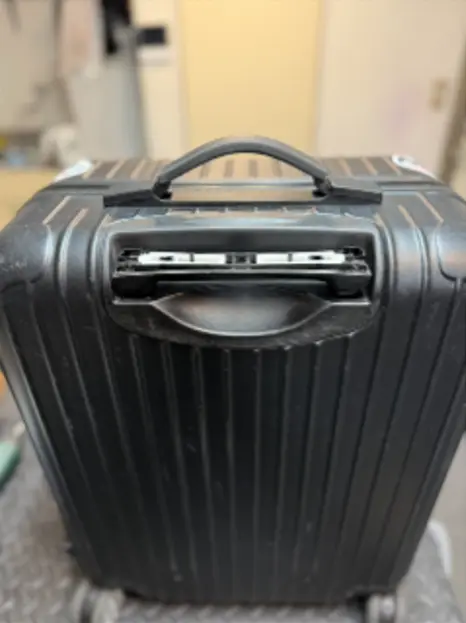 リモワ ハンドルぐらつき修理