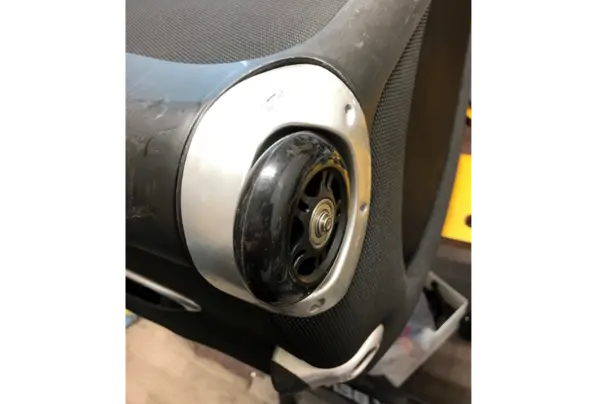 TUMI キャスター劣化修理 修理後