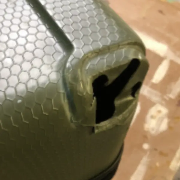 RIMOWA ポリカーボネートボディ亀裂補修修理