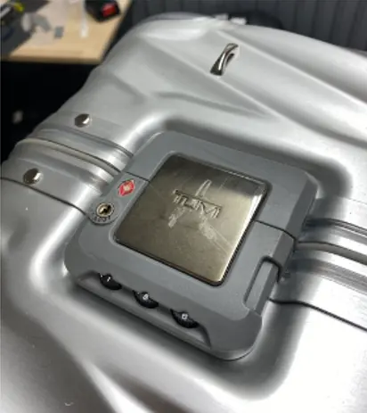 TUMI ロック交換修理（純正対応）