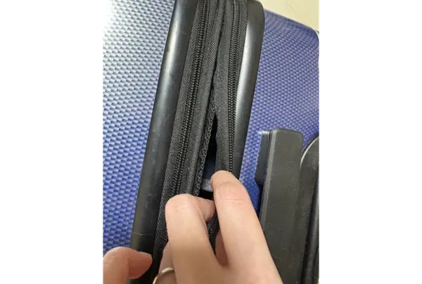 Samsonite ファスナー修理（スライダー交換）