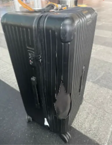 RIMOWA ボディ亀裂修理（広範囲・形成補修対応）