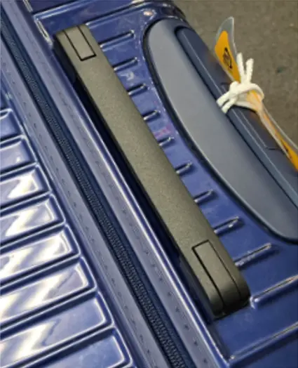 RIMOWA 樹脂ハンドル交換（特殊タイプ・形状違い対応） 修理後