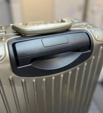 RIMOWA チタニウム アルミケース 伸縮ハンドル交換(代用品・色変更対応) 修理後