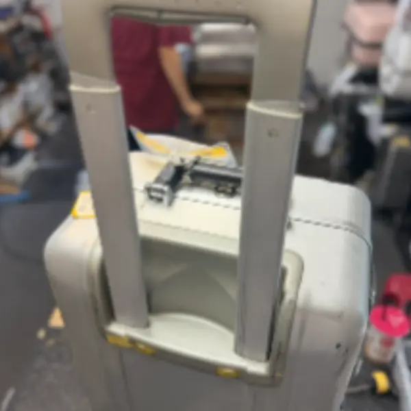 ZERO HALLIBURTON 伸縮ハンドル修理（引っかかり）