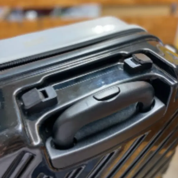 TUMI 樹脂ハンドル交換修理