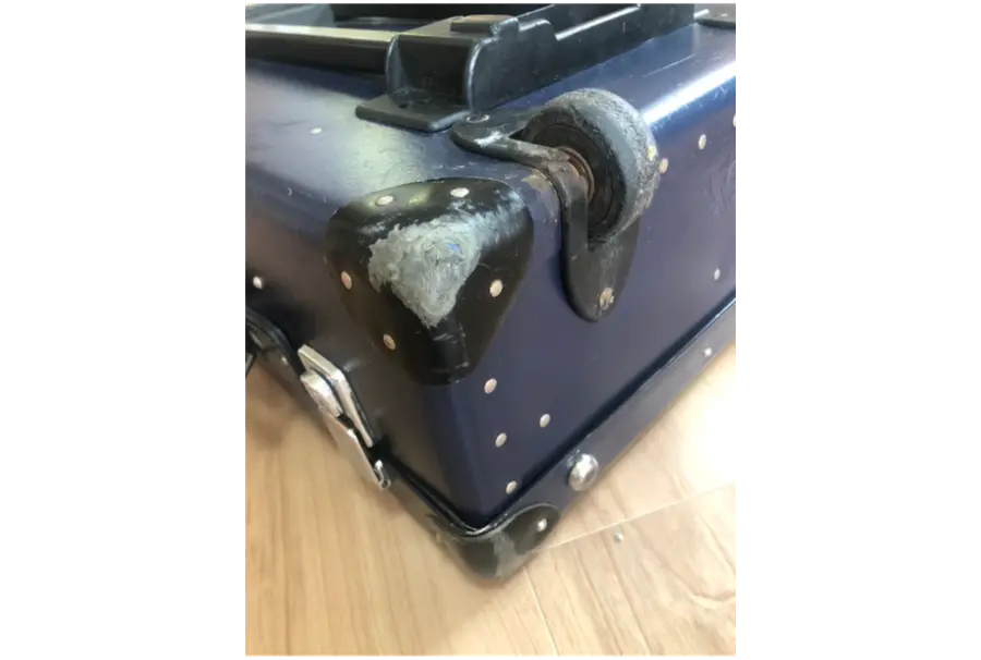 グローブトロッターの複数箇所の破損(修理前)